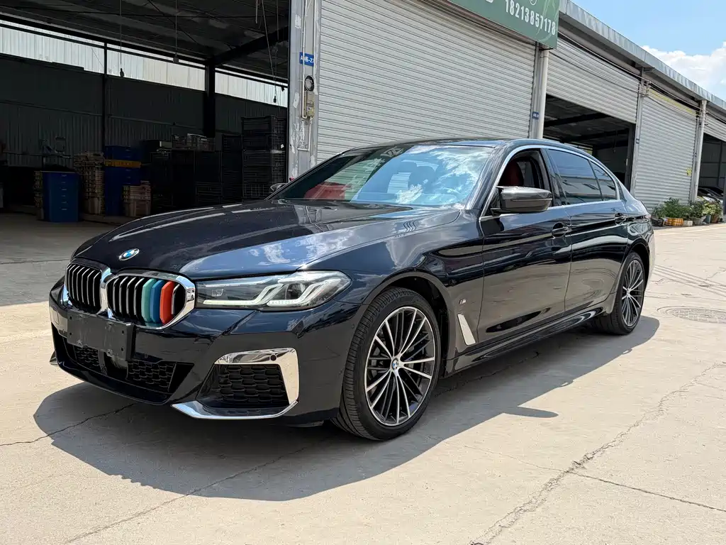 BMW 5 Series 2022 — фото 1