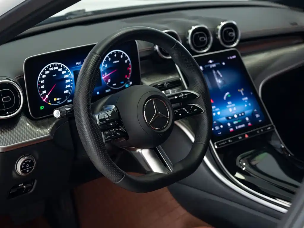 Mercedes-Benz C-Class 2023 — фото 15