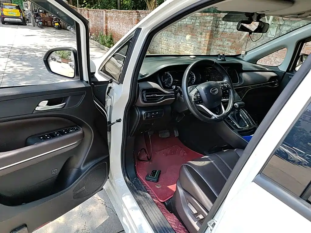 GAC Trumpchi M6 2020 — фото 16