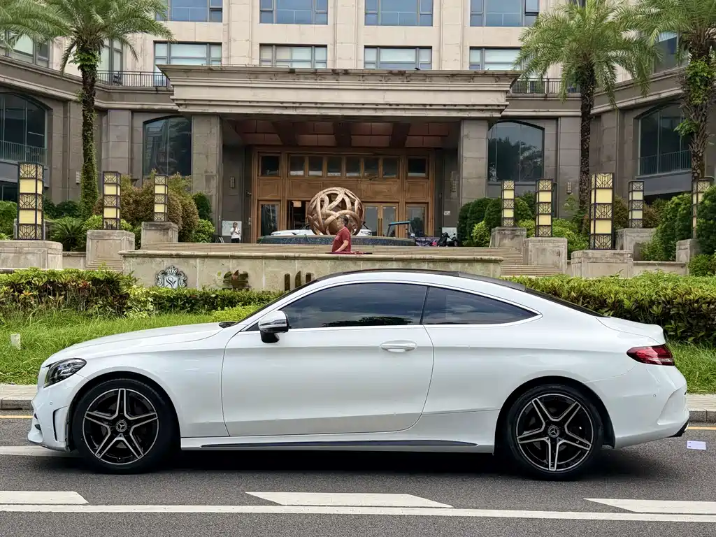 Mercedes-Benz C-Class 2022