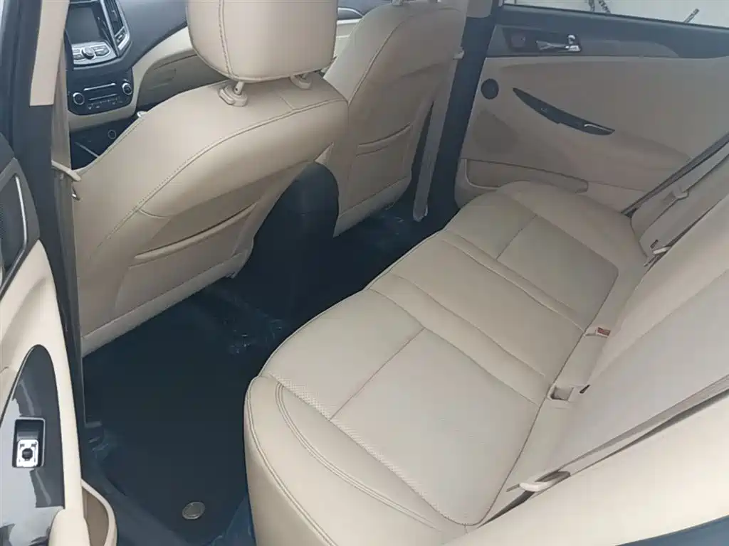 Changan Eado 2016 — фото 17