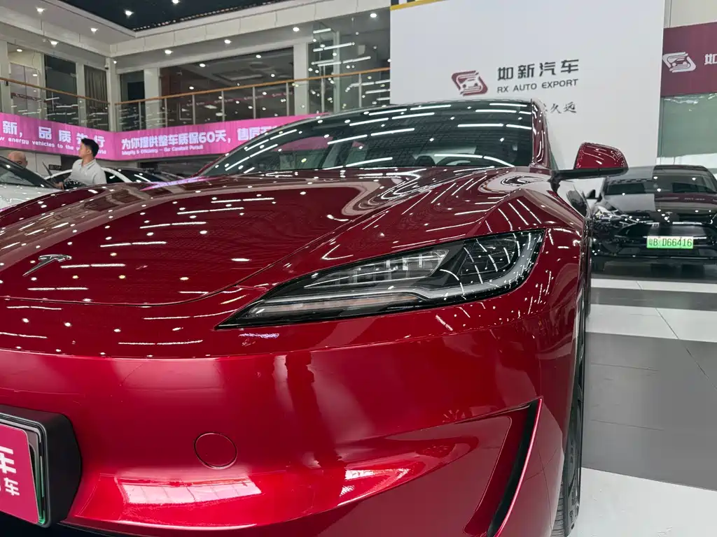 Tesla Model 3 2025 — фото 7