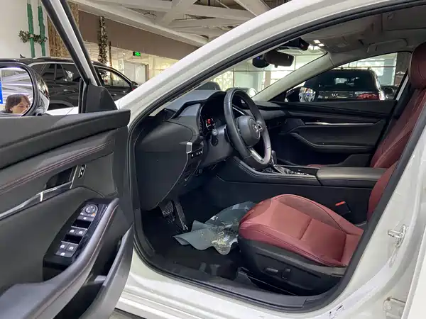Mazda 3 Axela 2023