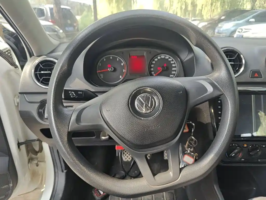 Volkswagen Jetta 2018 — фото 11