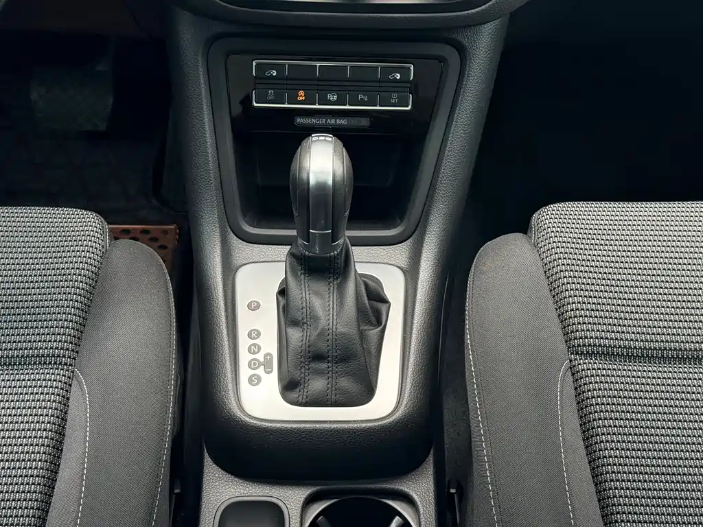 Volkswagen Sharan 2017 — фото 25