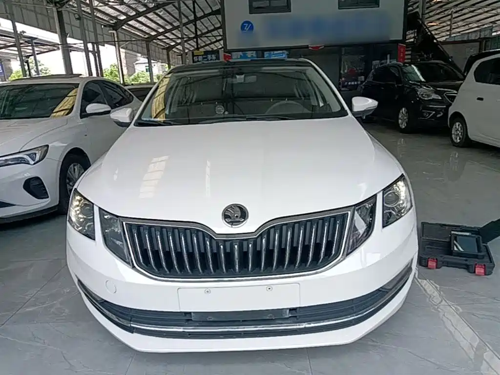 Skoda Octavia 2020 — фото 3