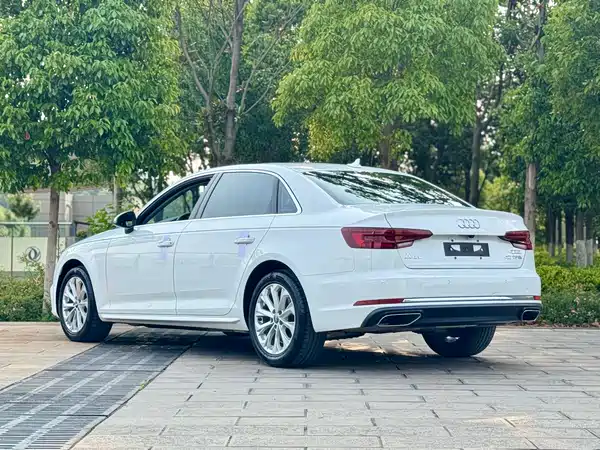 Audi A4L 2019
