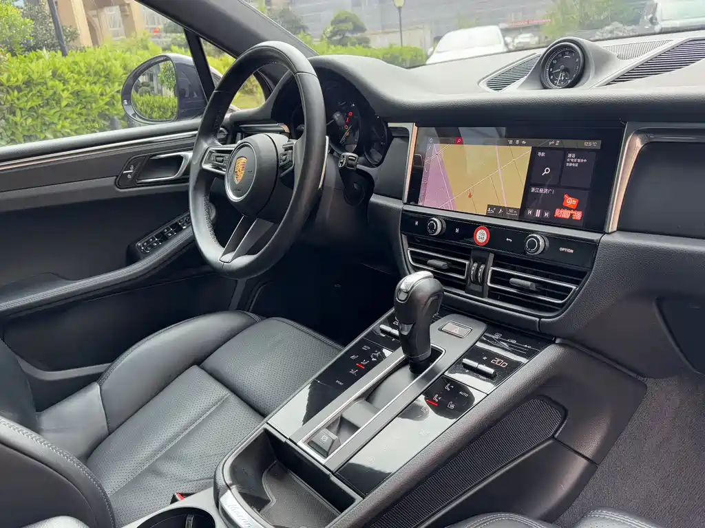 Porsche Macan 2022 — фото 10