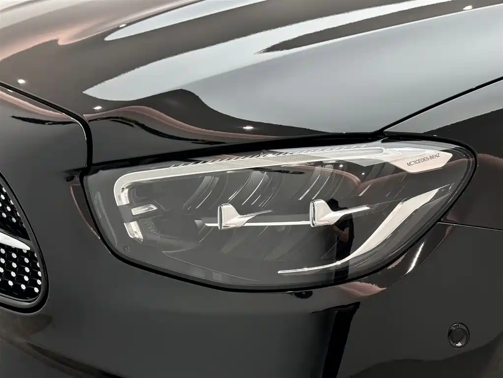 Mercedes-Benz E-Class 2023 — фото 21