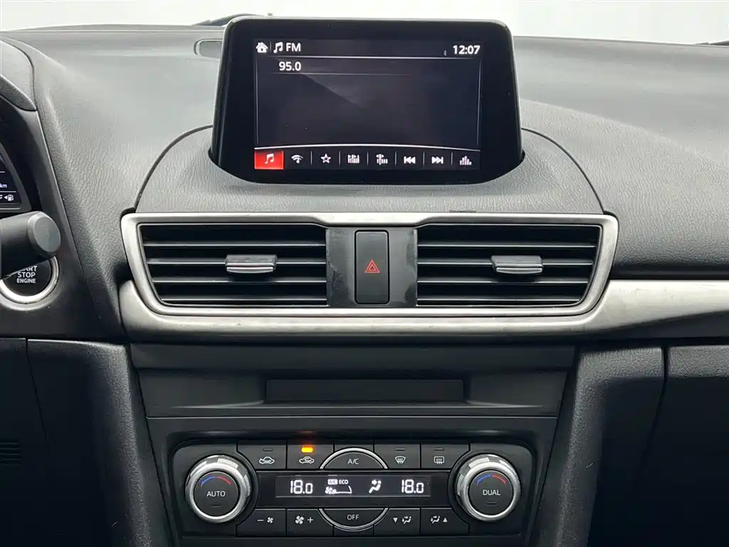 Mazda 3 Angkesela 2018 — фото 21