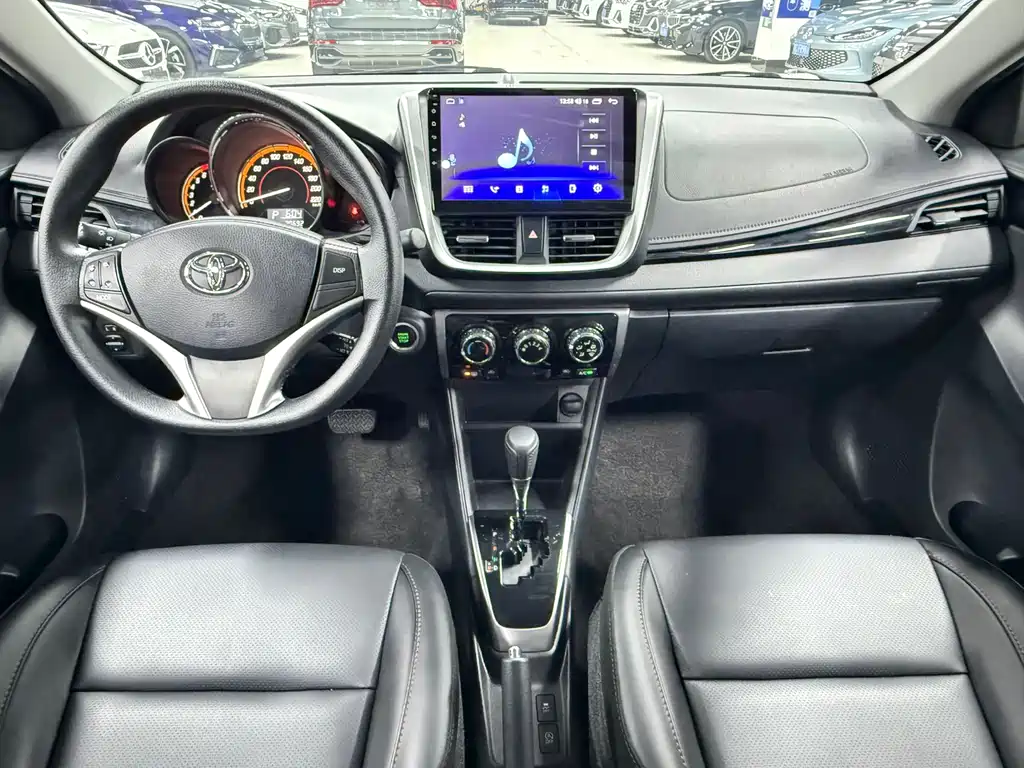 Toyota Yaris L 2022 — фото 20