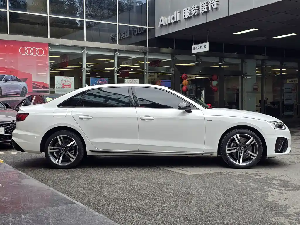 Audi A4L 2023 — фото 4