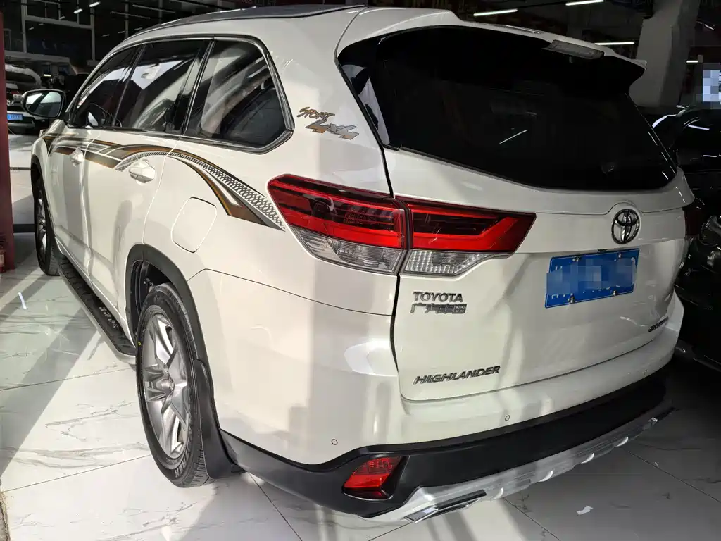 Toyota Highlander 2018 — фото 3