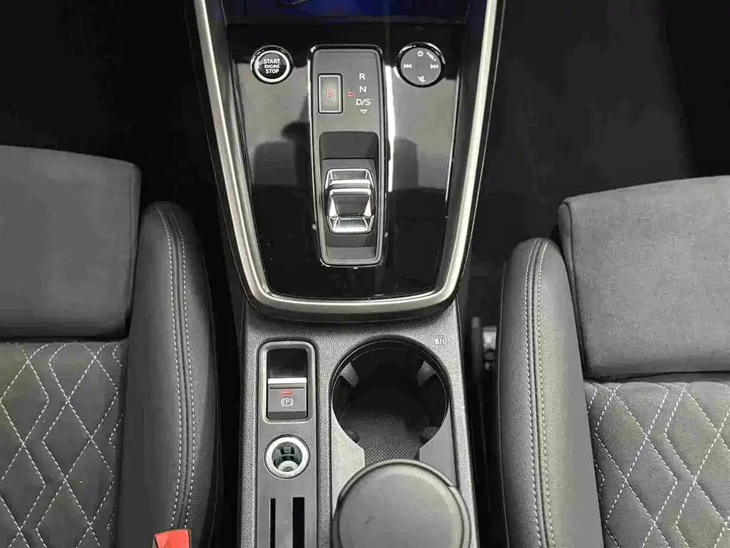 Audi A3 2023 — фото 14