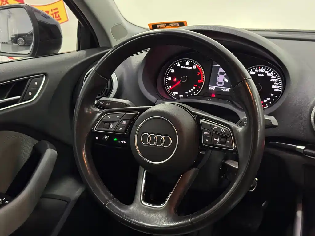 Audi A3 2018 — фото 14