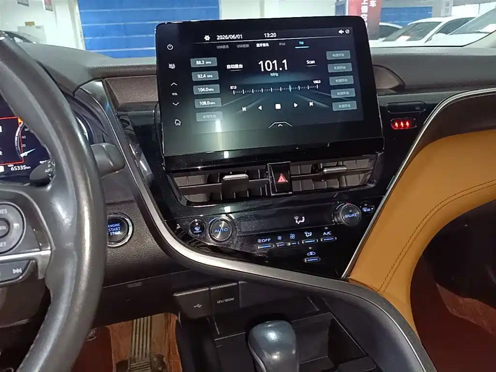 Toyota Camry 2022 — фото 13