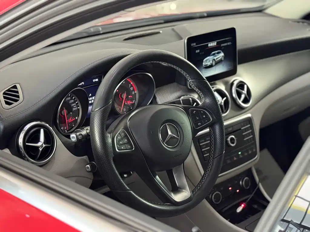 Mercedes-Benz GLA 2016