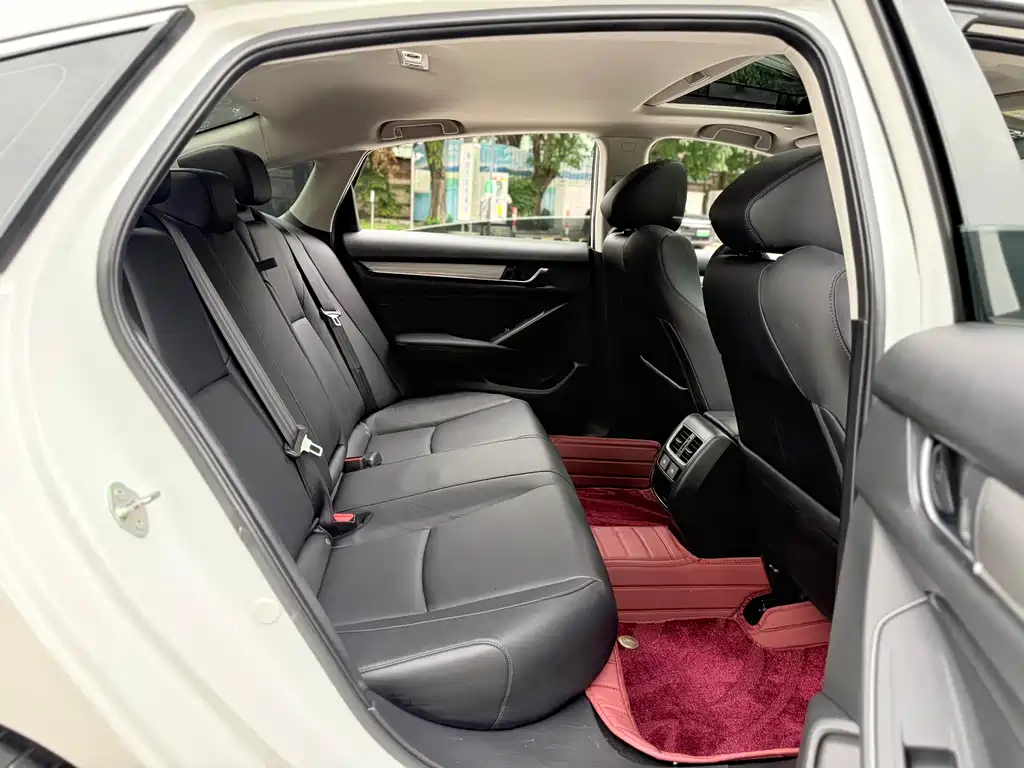 Honda Accord 2022 — фото 16