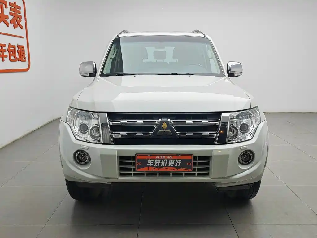 Mitsubishi Pajero 2014
