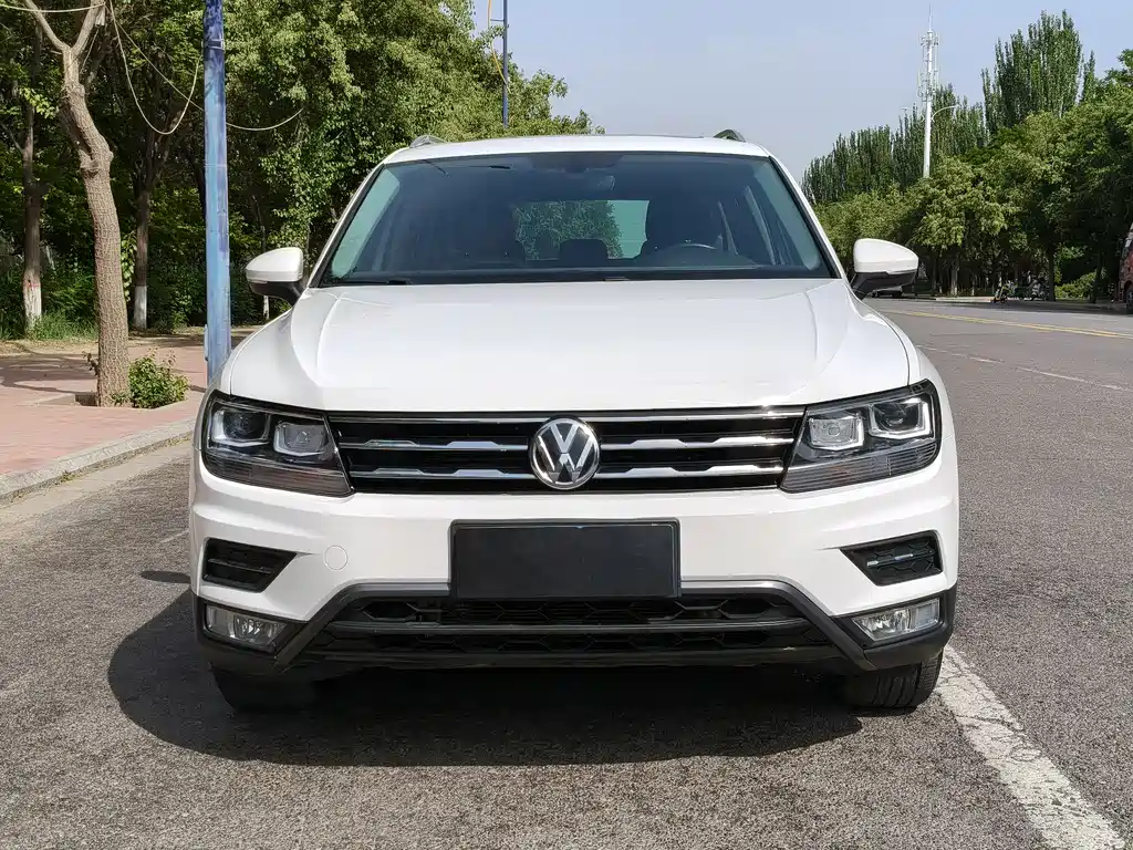 Volkswagen Tiguan L 2017 — фото 2