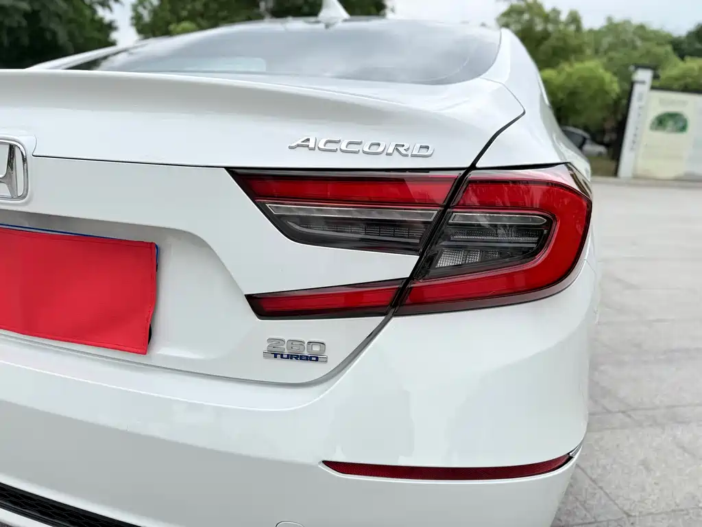 Honda Accord 2022 — фото 23