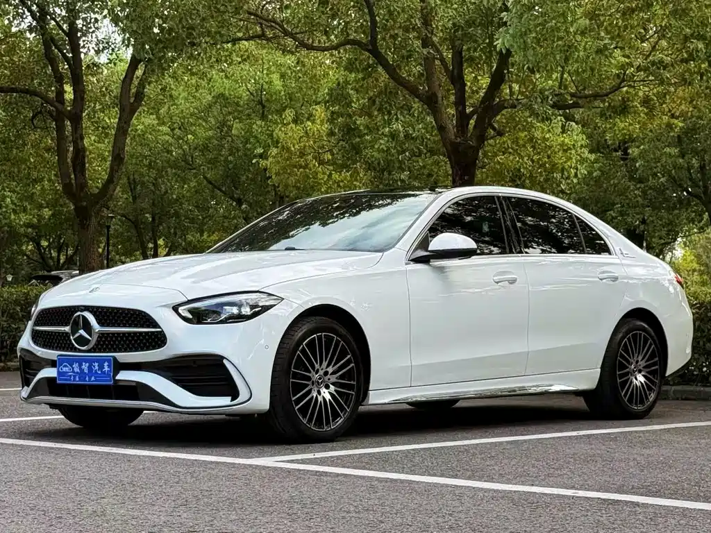 Mercedes-Benz C-Class 2025 — фото 1