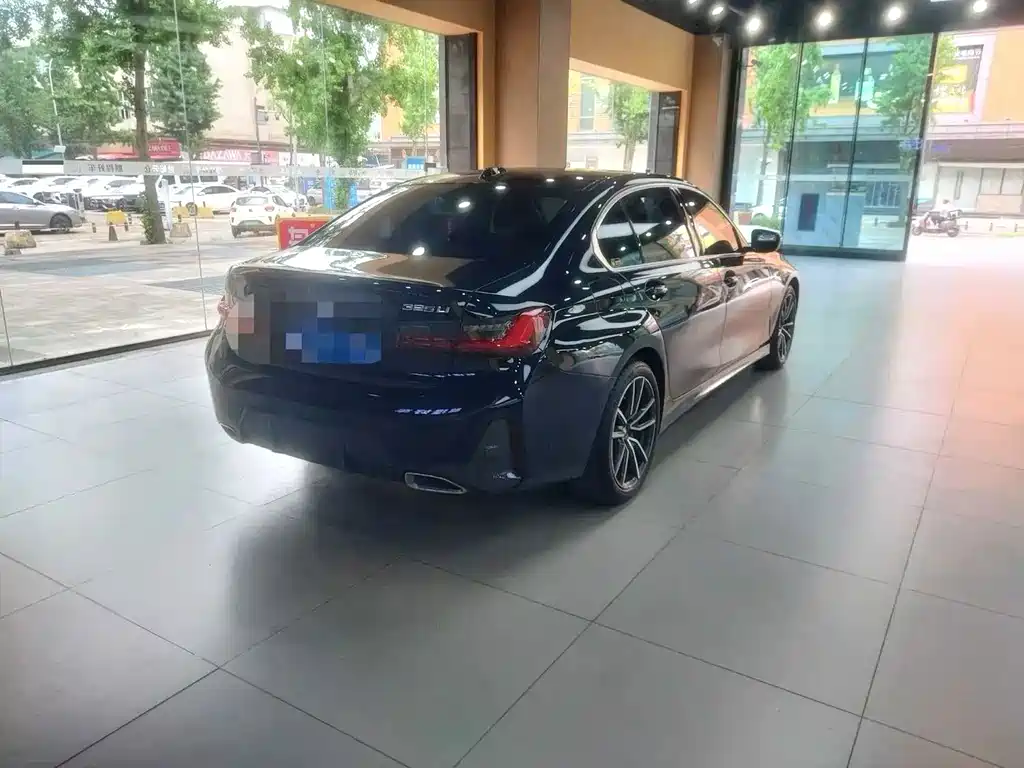 BMW 3 Series 2023