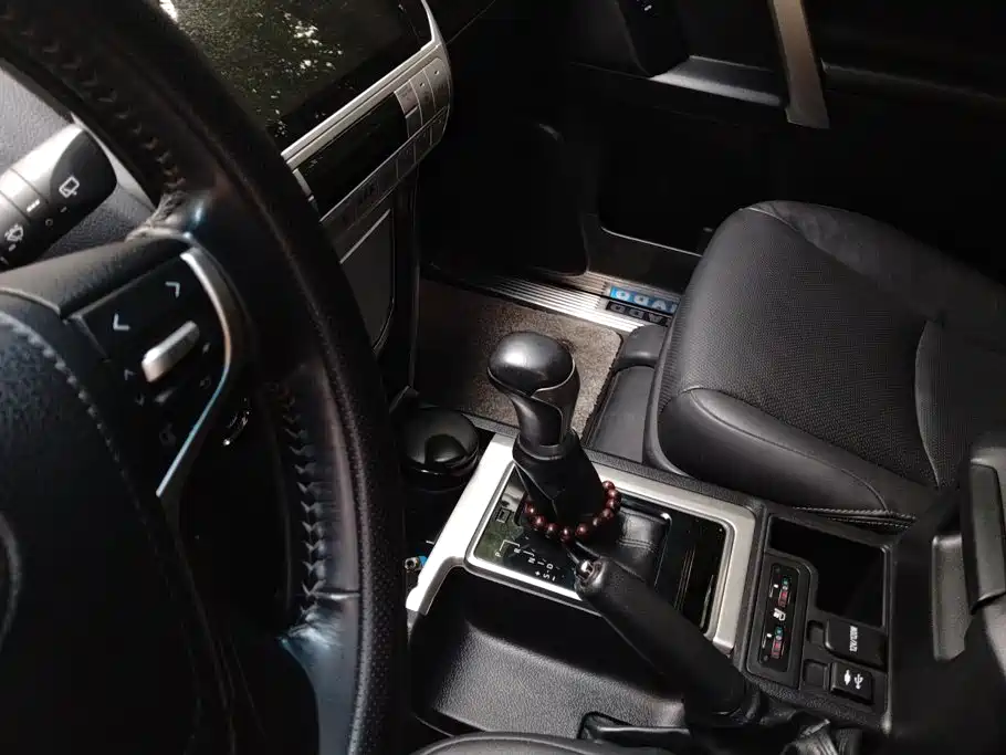 Toyota Prado 2019 — фото 16