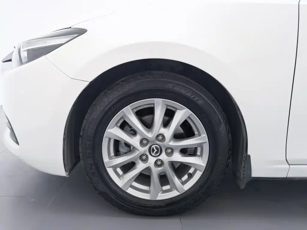 Mazda 3 Axela 2017 — фото 17