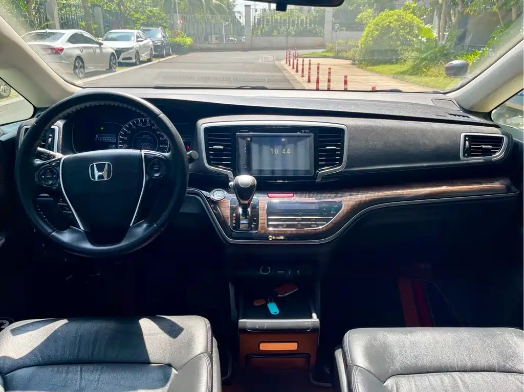 Honda Odyssey 2016 — фото 5
