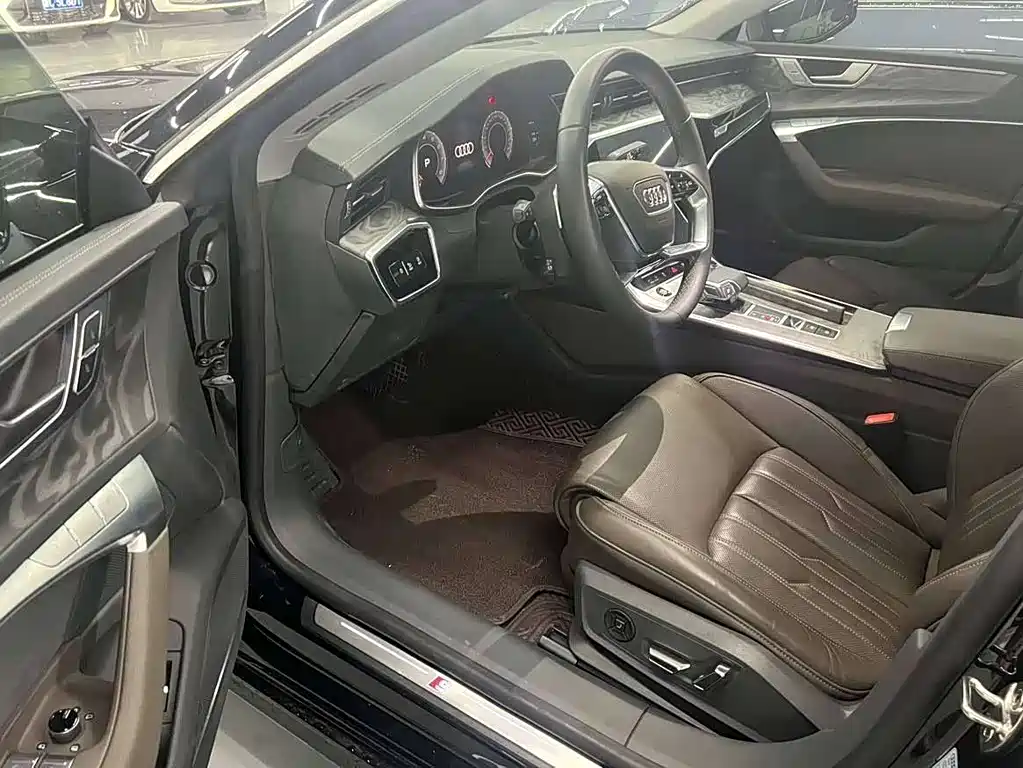 Audi A7L 2022