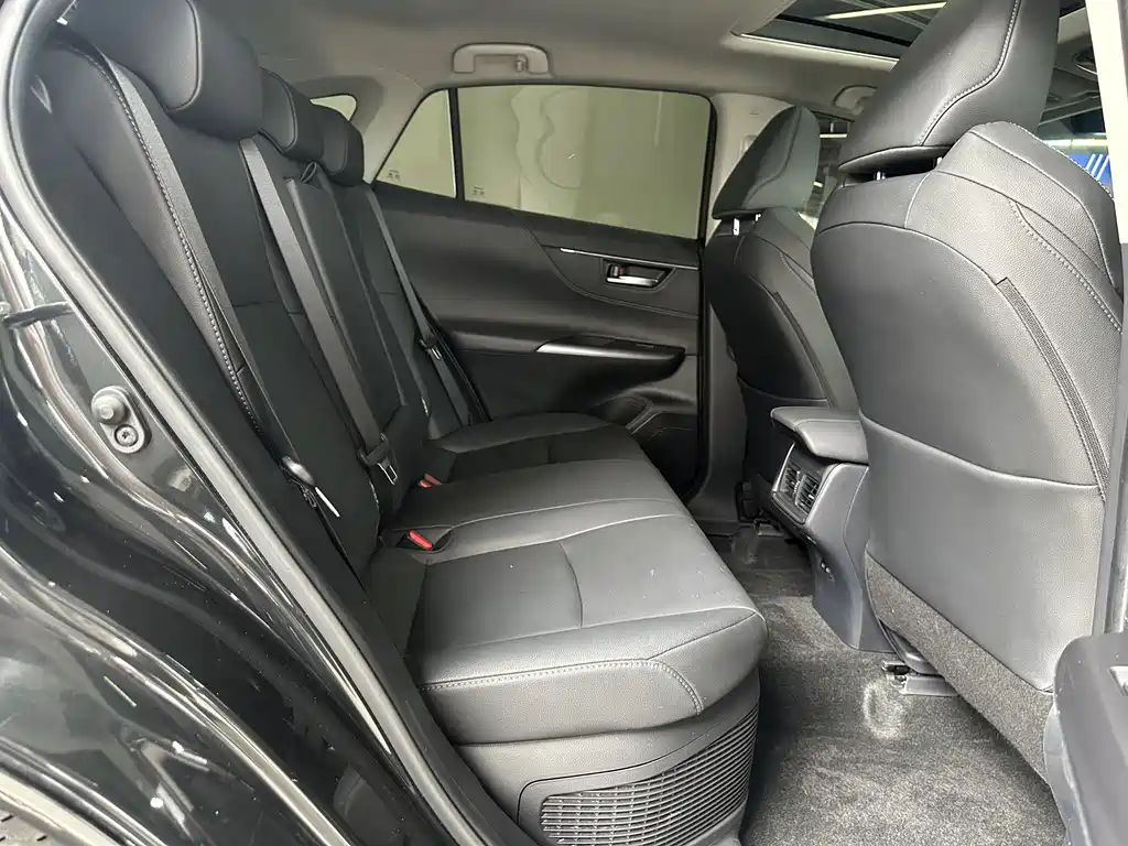 Toyota Venza 2023 — фото 10