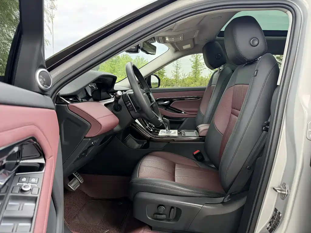 Land Rover Evoque 2023 — фото 5