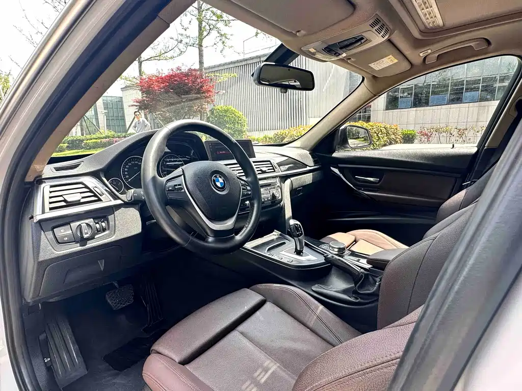 BMW 3 Series 2019 — фото 3