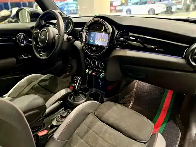 MINI MINI 2023