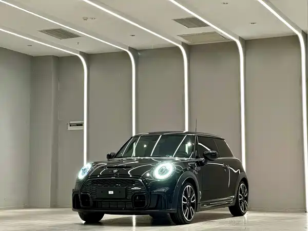 MINI MINI 2023