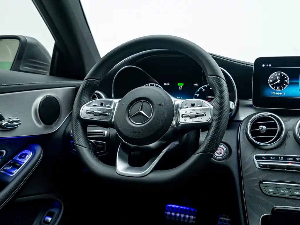 Mercedes-Benz C-Class 2019 — фото 20