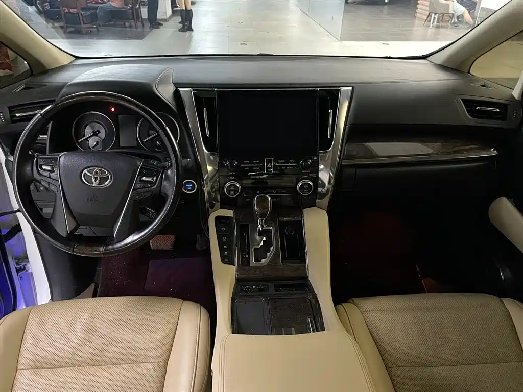 Toyota Alphard 2021