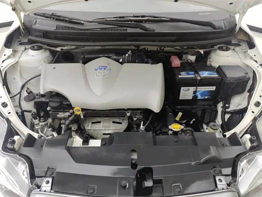 Toyota Yaris L 2015 — фото 10
