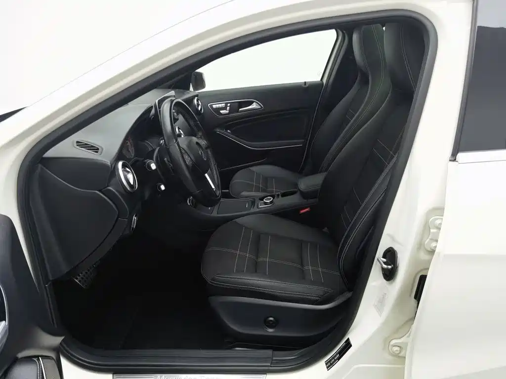 Mercedes-Benz A-Class 2015 — фото 10