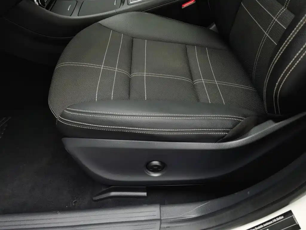 Mercedes-Benz A-Class 2015 — фото 20