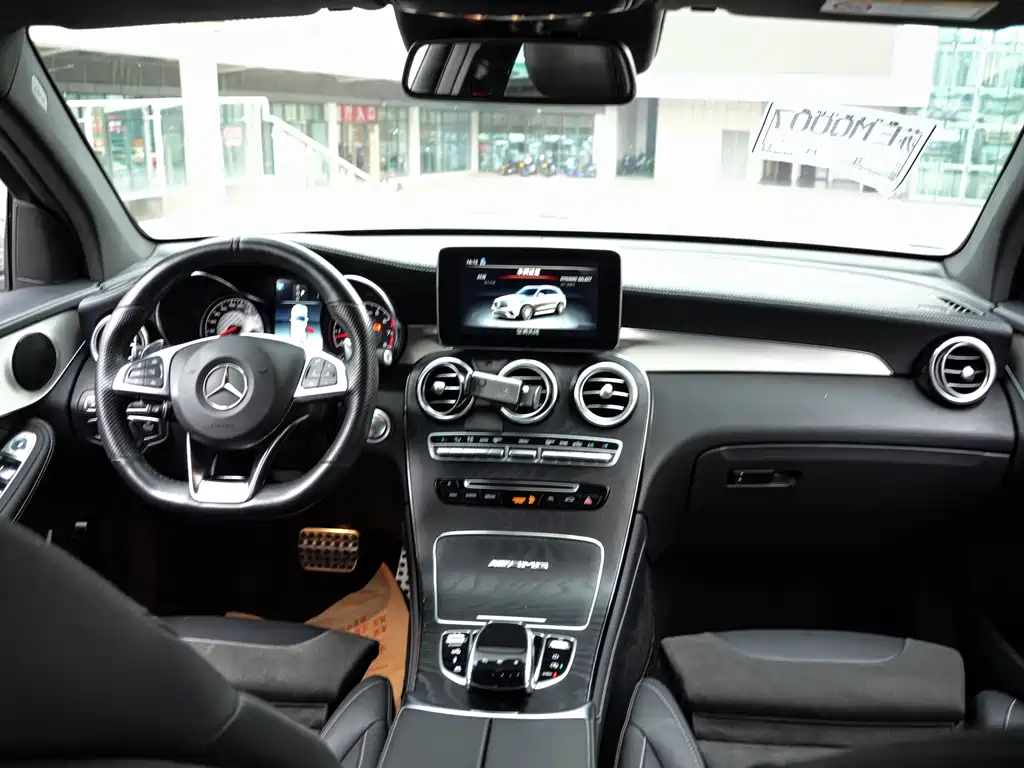 Mercedes-Benz GLC AMG 2020 — фото 21