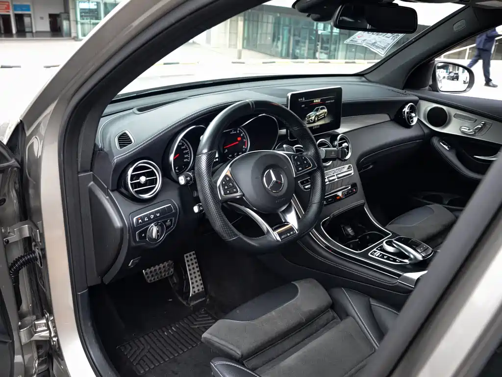 Mercedes-Benz GLC AMG 2020 — фото 12