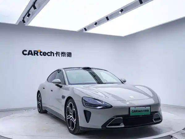 Xiaomi SU7 2024