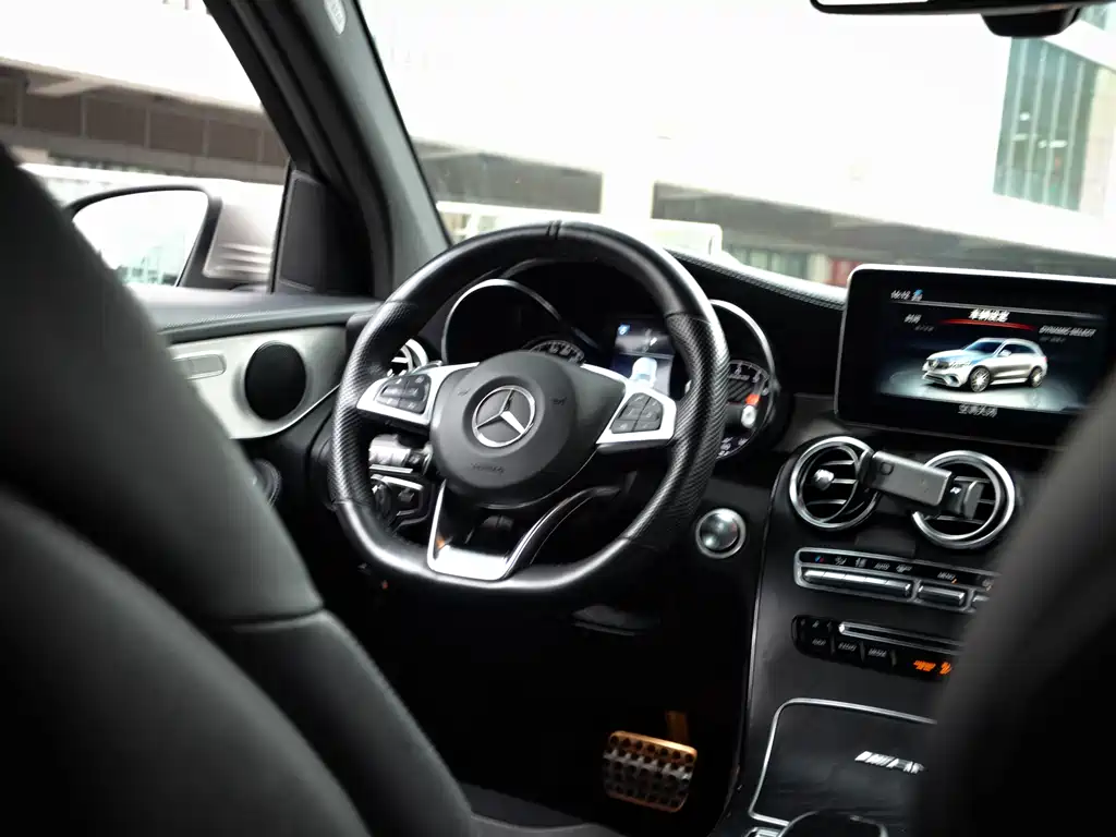 Mercedes-Benz GLC AMG 2020 — фото 22