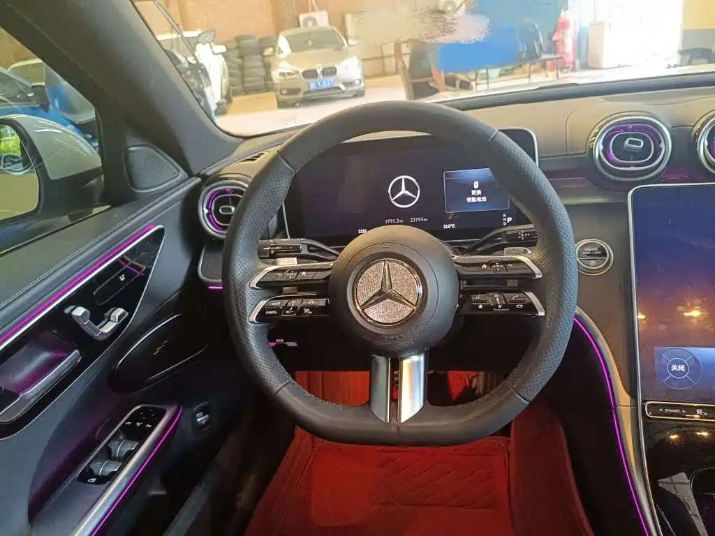 Mercedes-Benz C-Class 2023 — фото 9