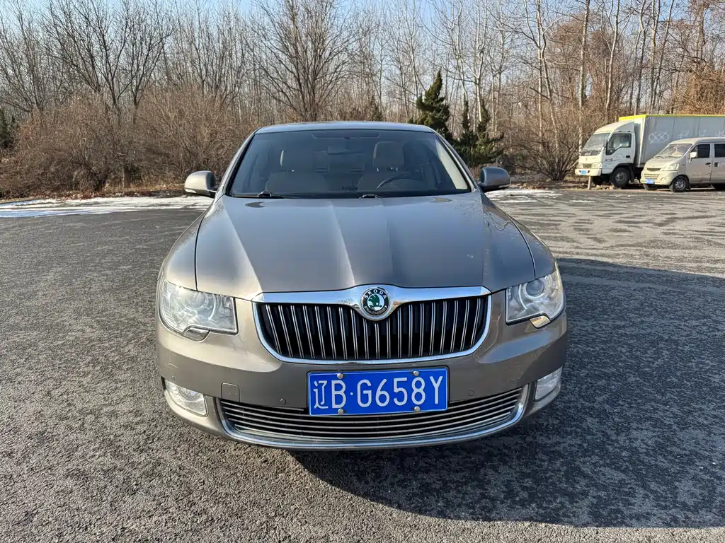 Skoda Superb 2013 — фото 1