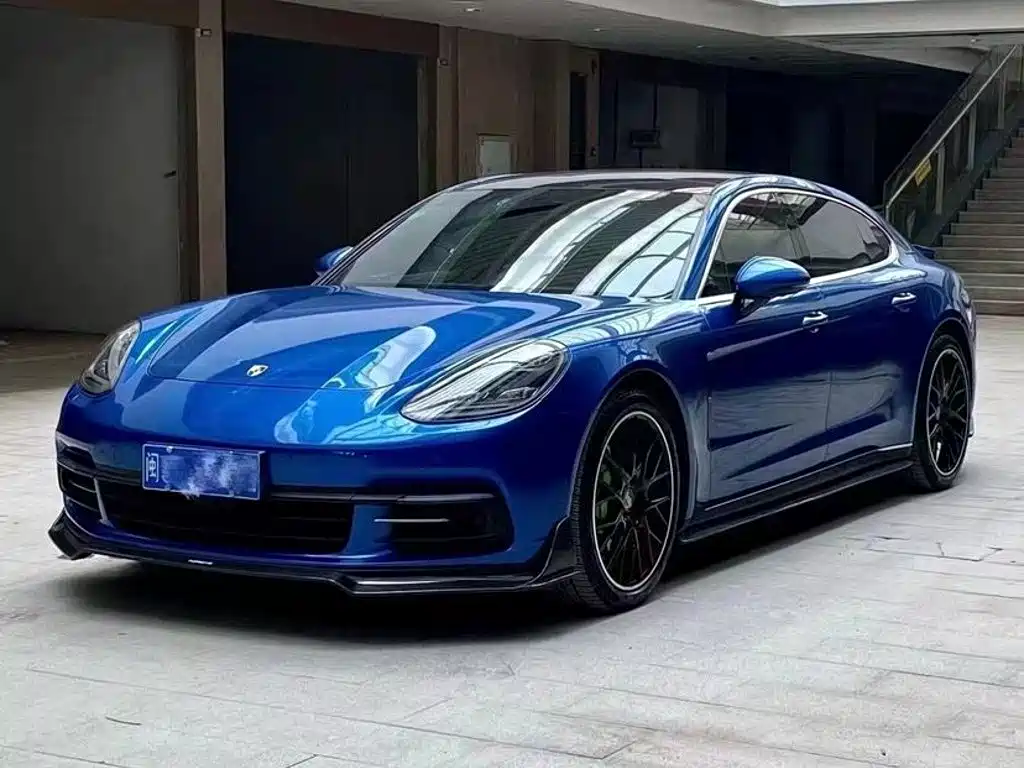 Porsche Panamera 2018 — фото 1