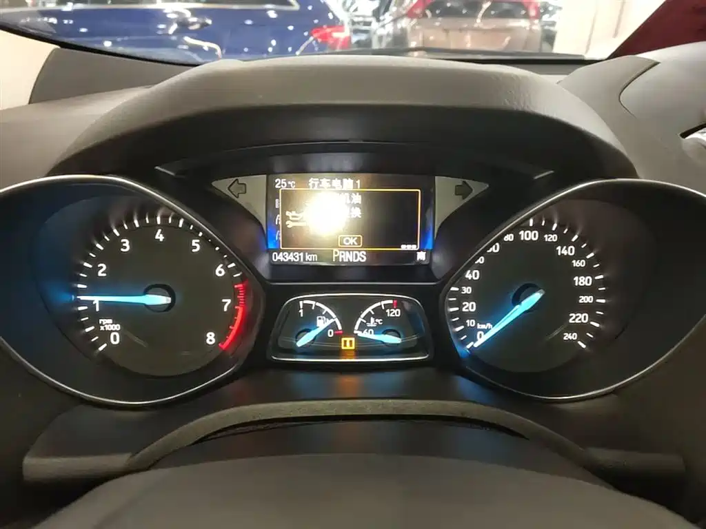 Ford Kuga 2016 — фото 12