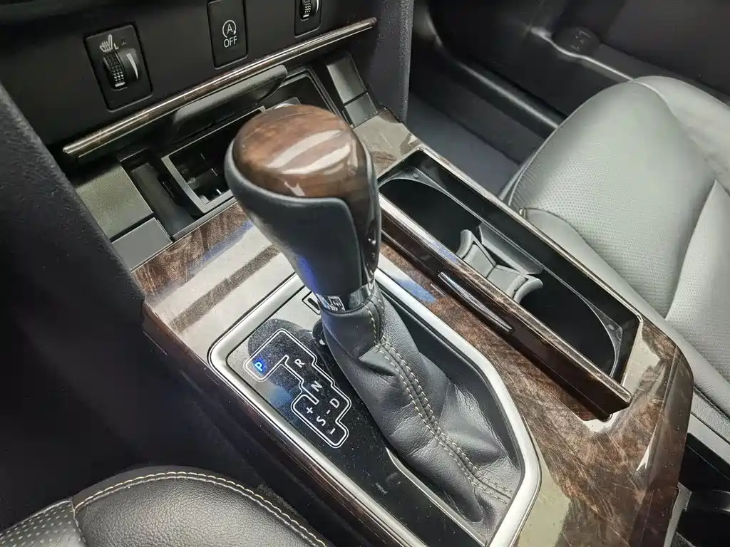 Toyota Camry 2016 — фото 13